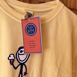 Life is good T-shirt. Youth L and XL.